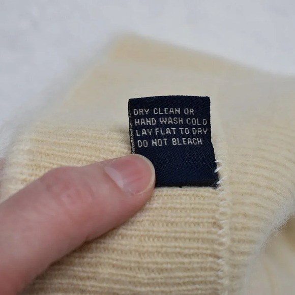 American Eagle Beanie Sz O/S Colorblock Lambs Wool Angora Neutral Minimalist - Picture 7 of 7